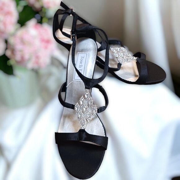 NWOT Touch Ups Black Satin  Crystal Rhinestone Embellished Heels Size 9M - Picture 1 of 12